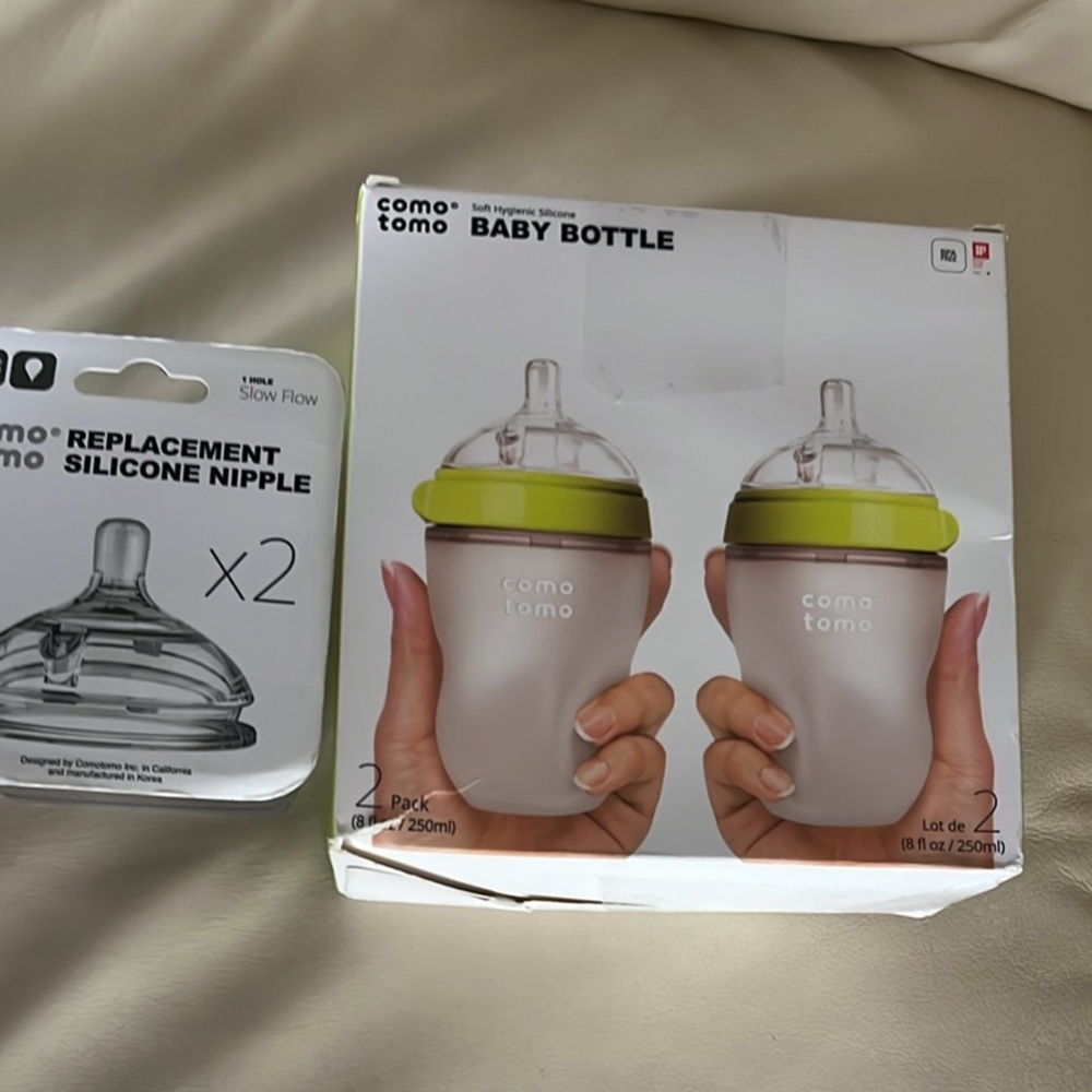 Como Tomo Bottles and Nipples